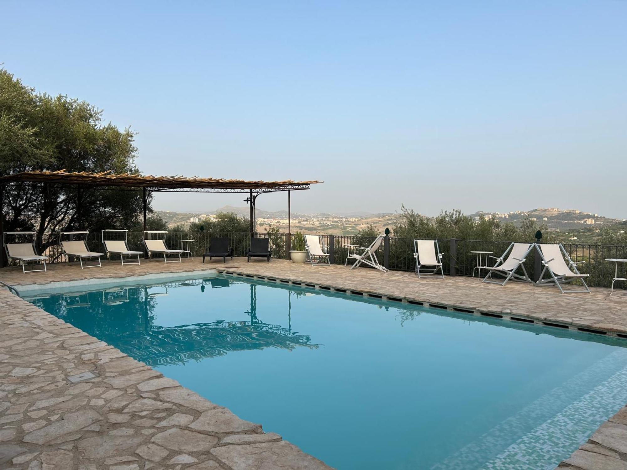 Roba Degli Ulivi Bed & Breakfast Agrigento Exterior foto