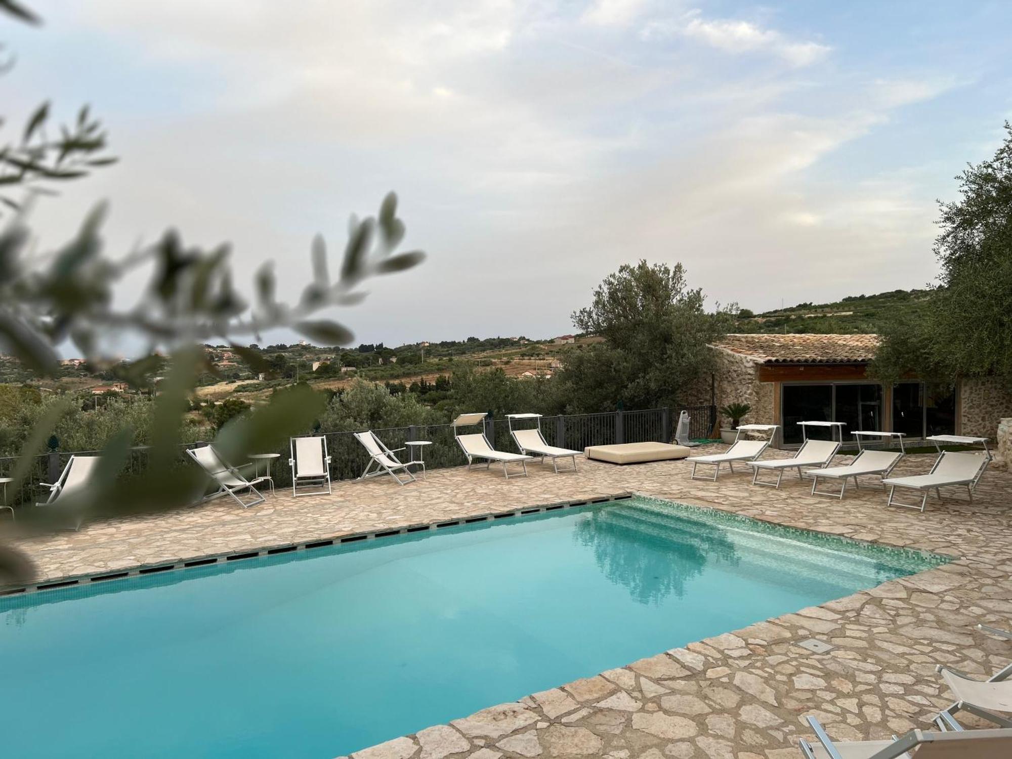 Roba Degli Ulivi Bed & Breakfast Agrigento Exterior foto